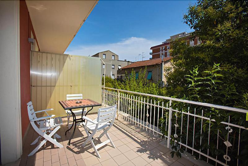 Hotel Lo Squalo Grottammare Kültér fotó
