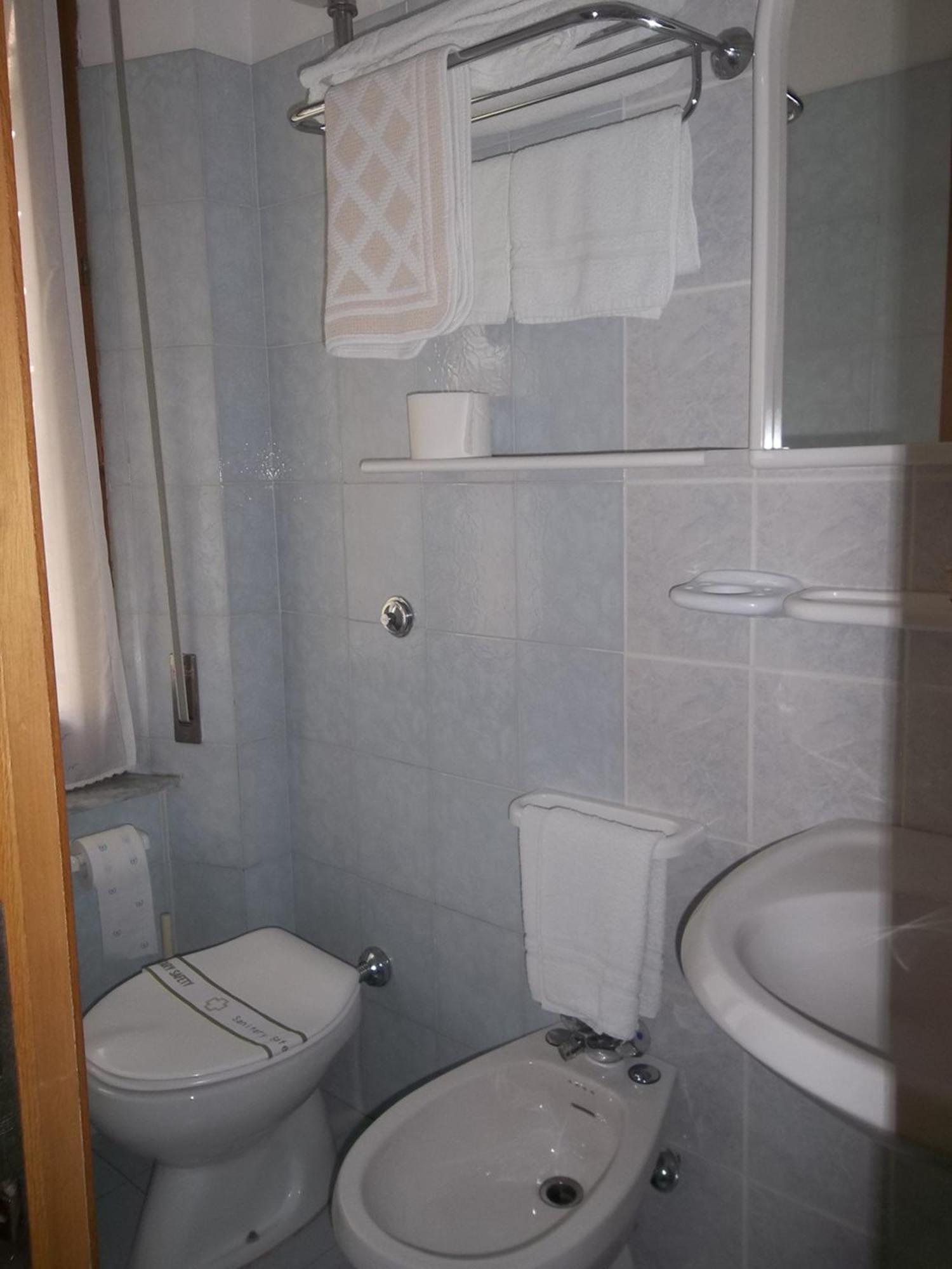 Hotel Lo Squalo Grottammare Szoba fotó