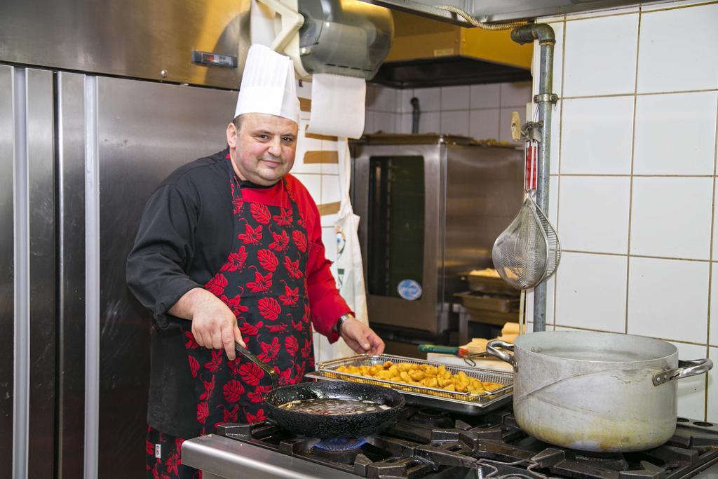 Hotel Lo Squalo Grottammare Kültér fotó