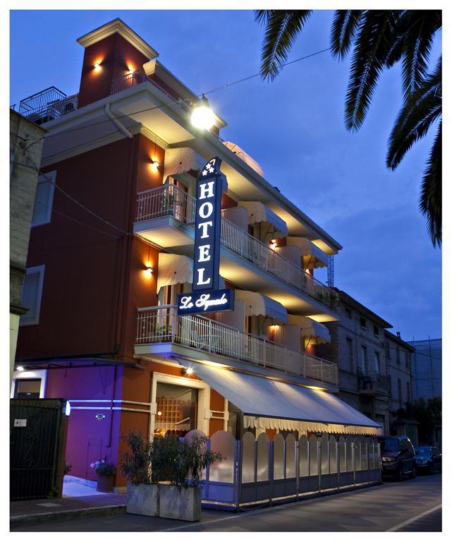 Hotel Lo Squalo Grottammare Kültér fotó