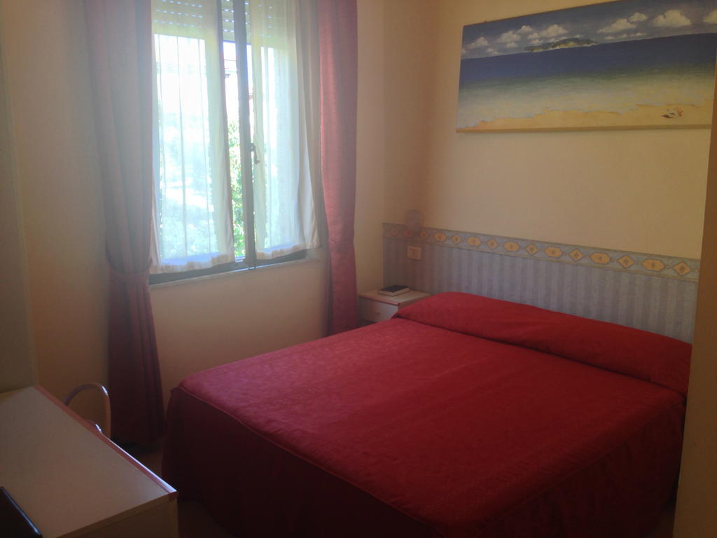 Hotel Lo Squalo Grottammare Szoba fotó