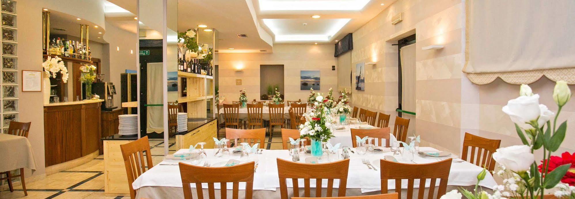 Hotel Lo Squalo Grottammare Kültér fotó